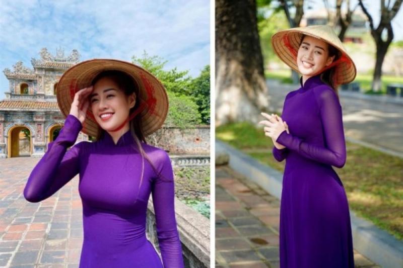 Áo dài tím Huế phối cùng quần màu trắng thanh lịch tinh tế cho dịp lễ hội